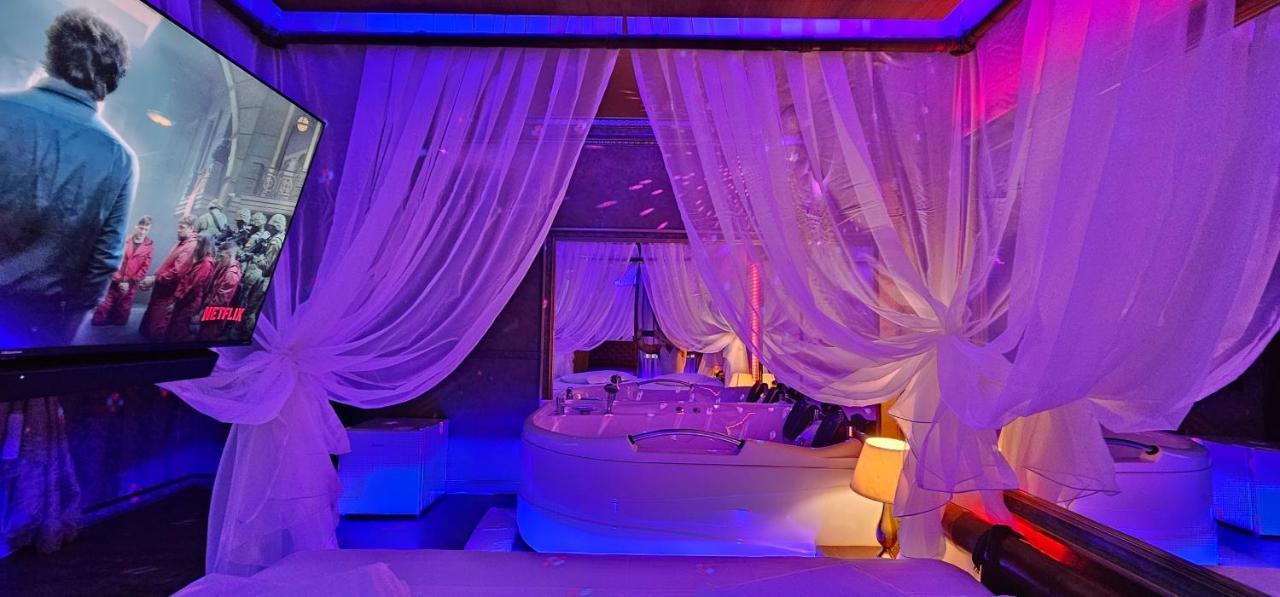 Hotel Boutique Mikaela (Adults Only) Брашов Экстерьер фото