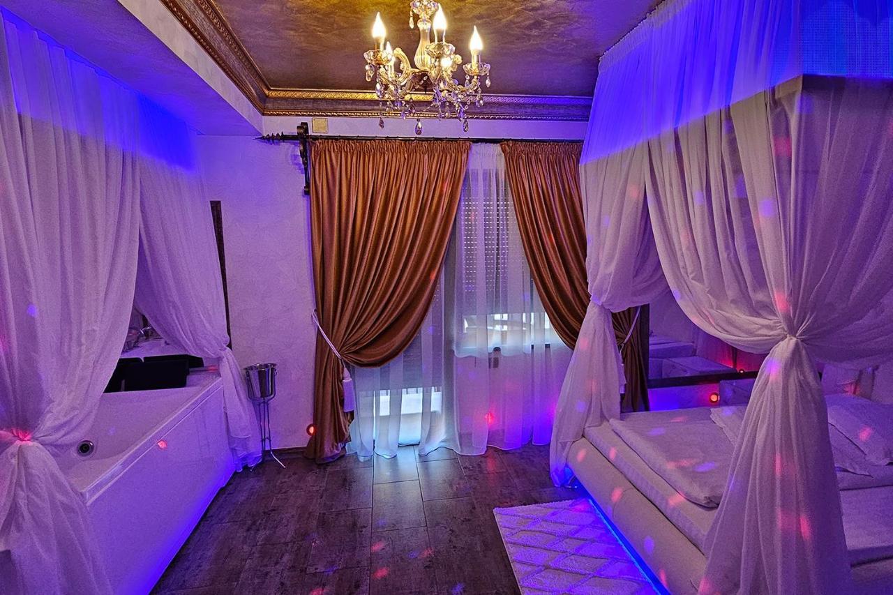 Hotel Boutique Mikaela (Adults Only) Брашов Экстерьер фото