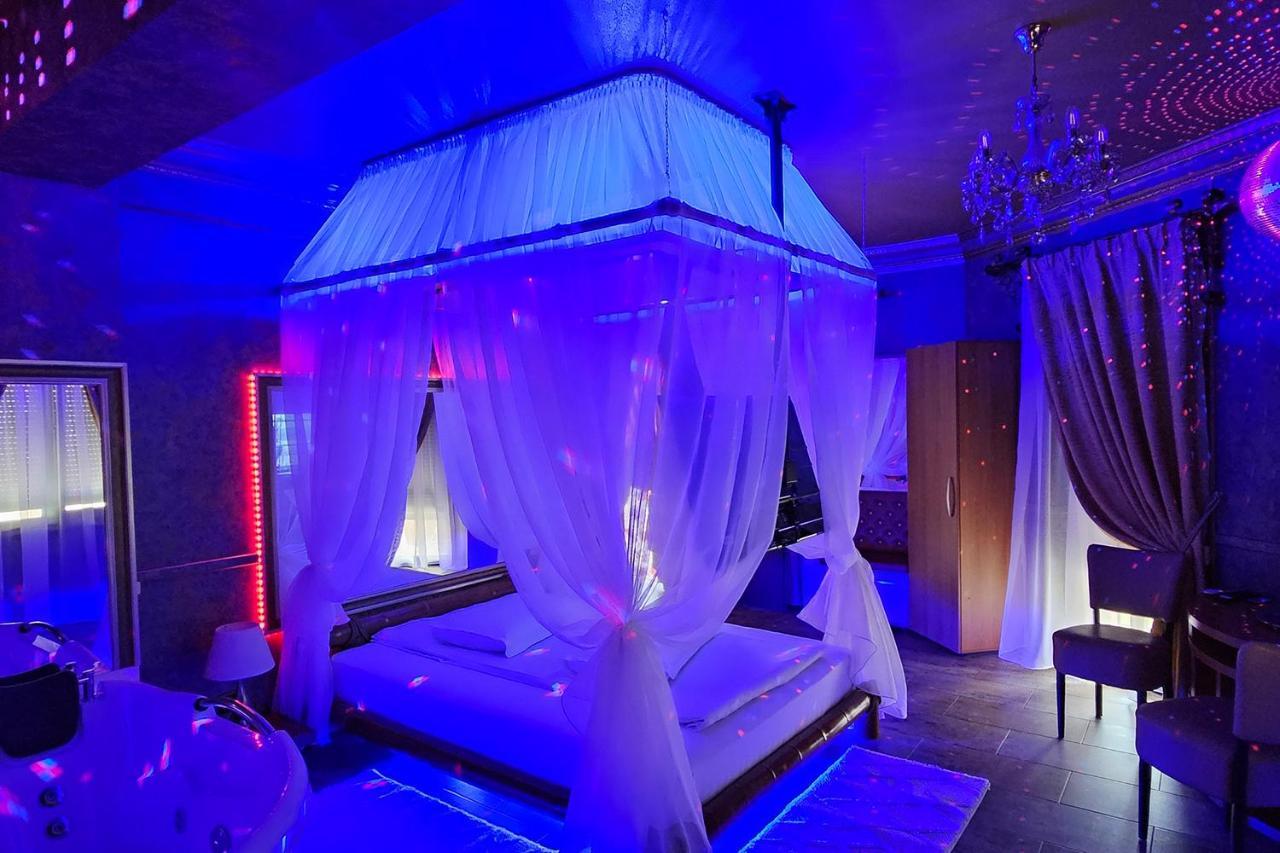 Hotel Boutique Mikaela (Adults Only) Брашов Экстерьер фото
