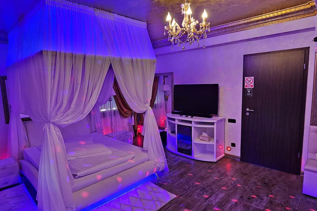 Hotel Boutique Mikaela (Adults Only) Брашов Экстерьер фото