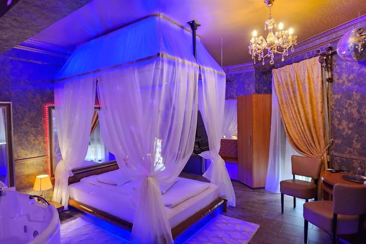 Hotel Boutique Mikaela (Adults Only) Брашов Экстерьер фото