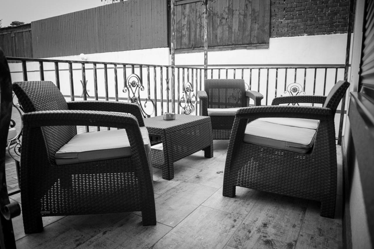 Hotel Boutique Mikaela (Adults Only) Брашов Экстерьер фото
