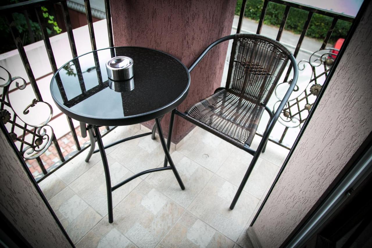 Hotel Boutique Mikaela (Adults Only) Брашов Экстерьер фото