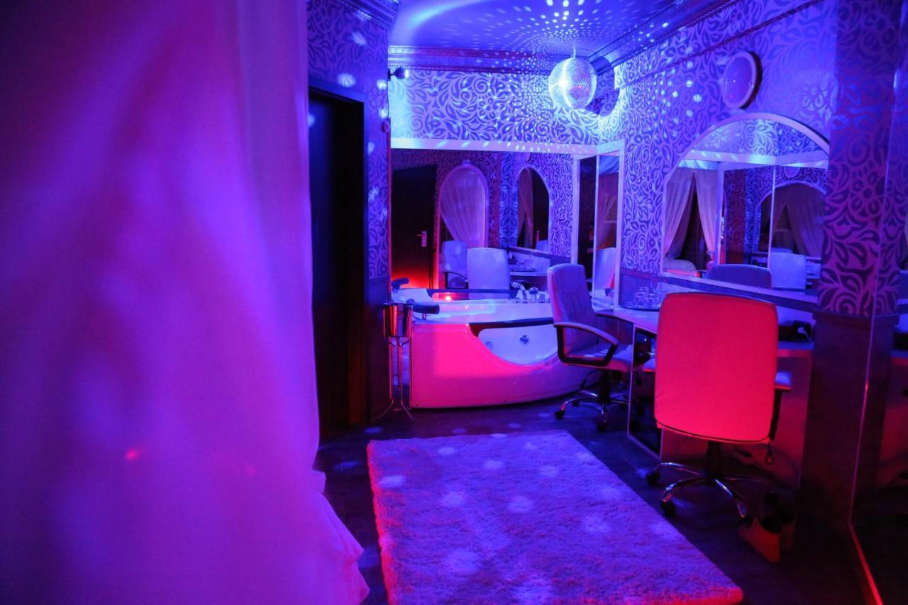 Hotel Boutique Mikaela (Adults Only) Брашов Экстерьер фото
