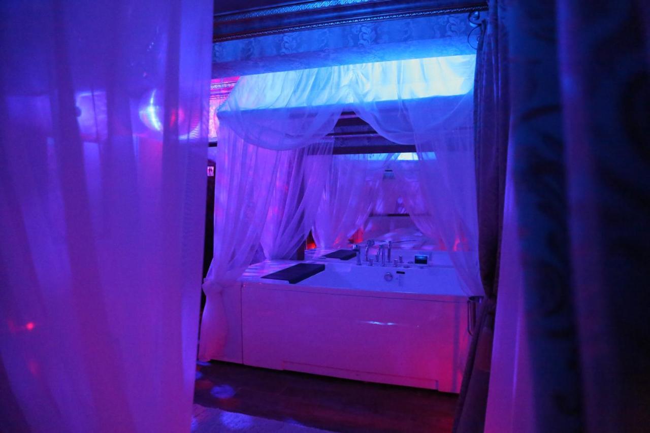 Hotel Boutique Mikaela (Adults Only) Брашов Экстерьер фото